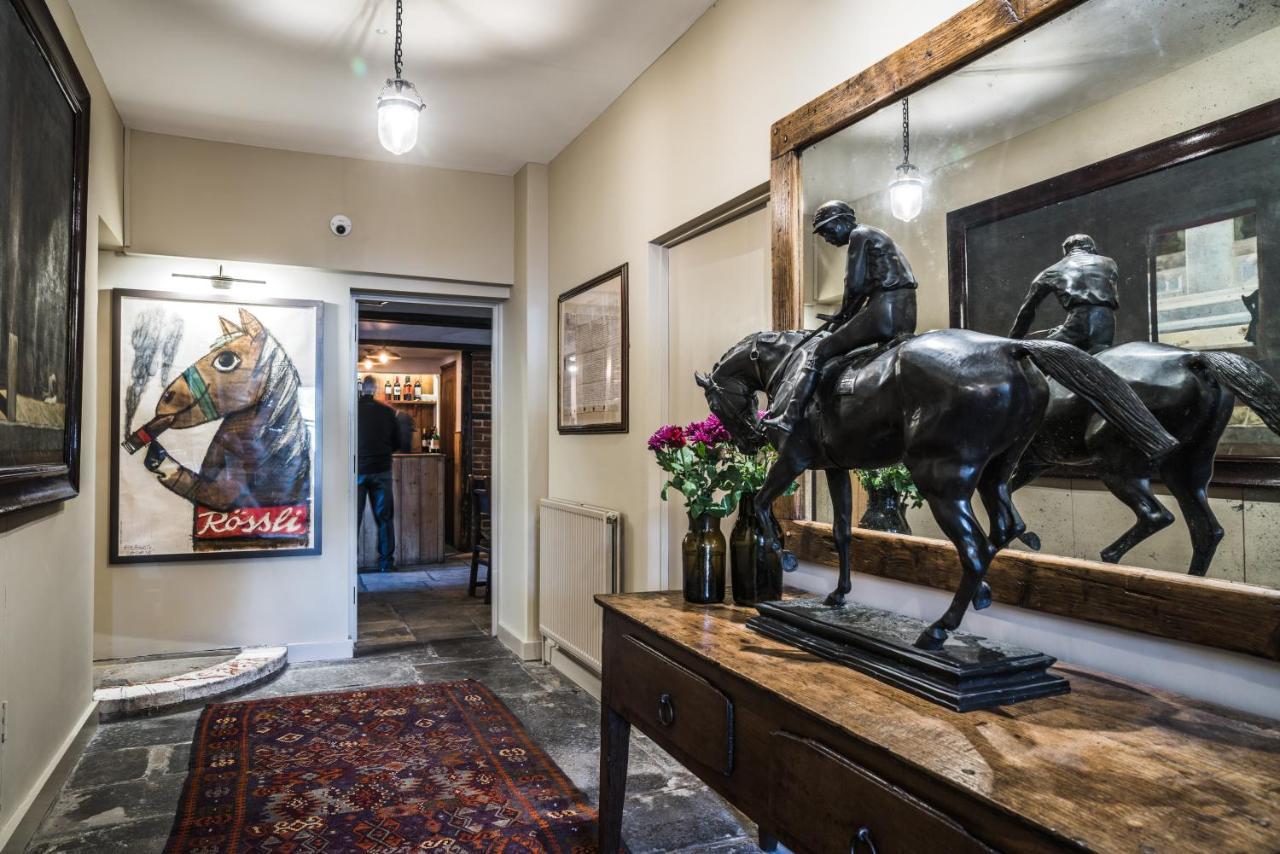 The Horse And Groom Inn ชิชิสเตอร์ ภายนอก รูปภาพ